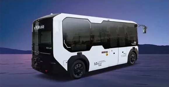 Miraco L60 robobus, rear three-quarter view